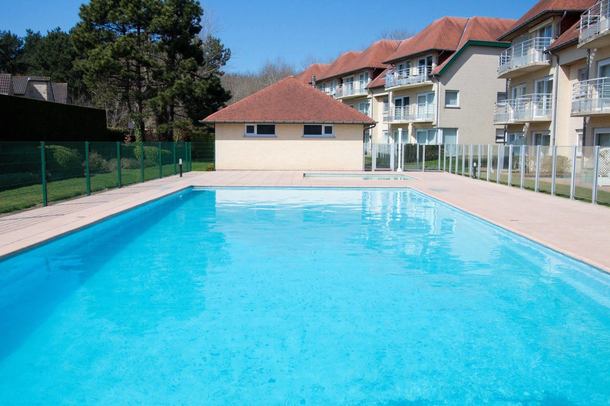 Holiday Suites De Haan Bagian luar foto